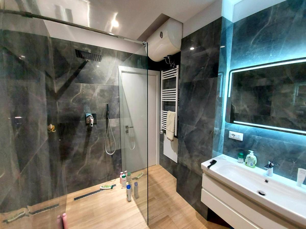Luxurious Double Bedroom Suite Tiranë Ngoại thất bức ảnh